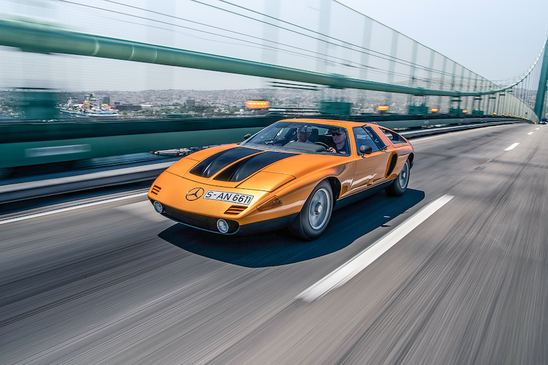 Mercedes-Benz C 111-II mit V8-Motor aus dem Jahr 1970. Fahraufnahme aus Los Angeles, 2022. (Fotosignatur der Mercedes-Benz Classic Archive: D794428) Mercedes-Benz C 111-II with V8 engine from 1970. Driving shot from Los Angeles, 2022. (Photo index number in the Mercedes-Benz Classic Archives: D794428)
